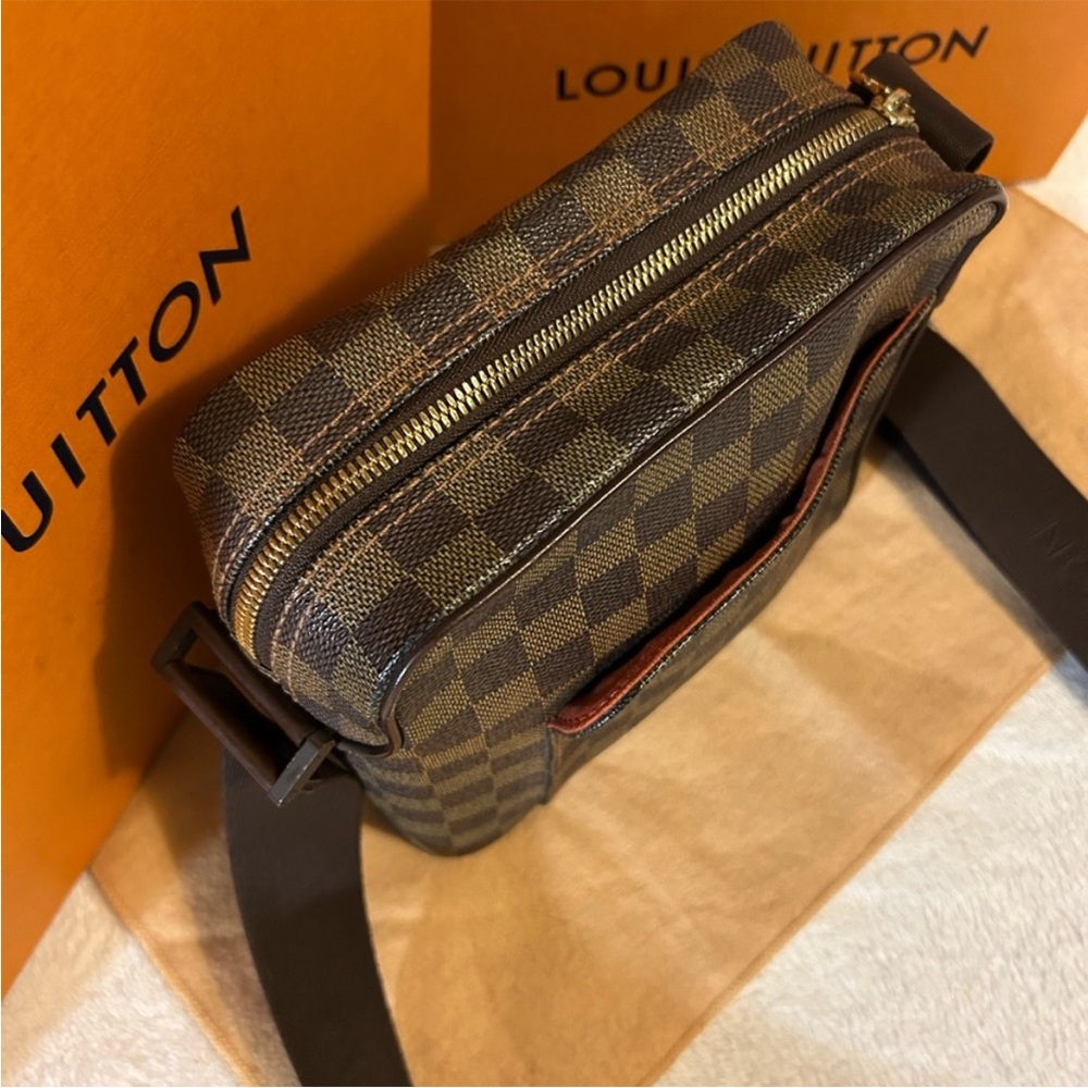Louis Vuitton Crossbody Bag - Picture 6 of 15